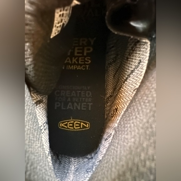 371. Kids KEEN Waterproof Gray Hiking Boots - Picture 14 of 16